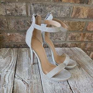 Sparkly Silver High Heel Formal Shoes; Homecoming Prom Shoes; Size 8